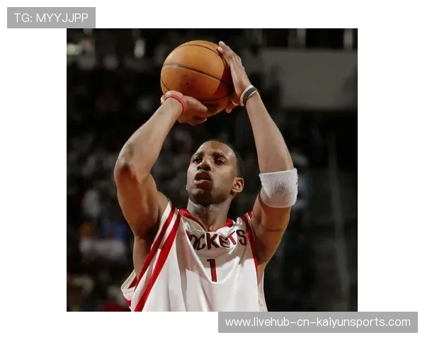 篮球震撼时刻：暴扣瞬间竟被帽飞，背后真相引发一场热议