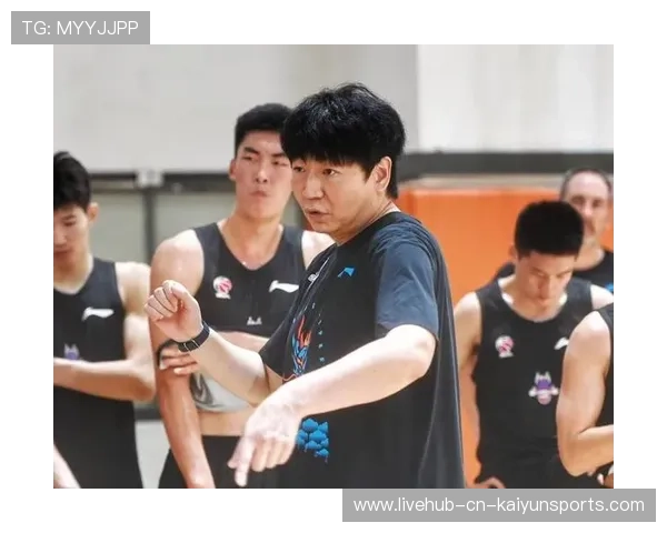 邱彪更衣室击掌庆祝,山东把关键回合打明白,邱彪比赛视频 邱彪更衣室击掌庆祝,山东把关键回合打明白,邱彪比赛视频